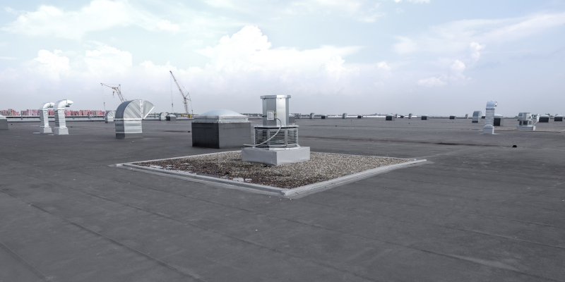 4 Reasons to Choose Us for Commercial Roof Cleaning